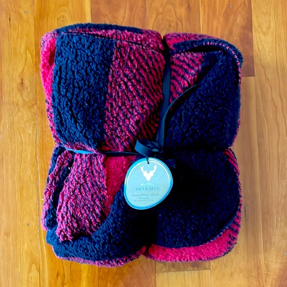 ARTEMIS luxury, barber, throw reversible, 50 x 60” - Picture 1 of 2